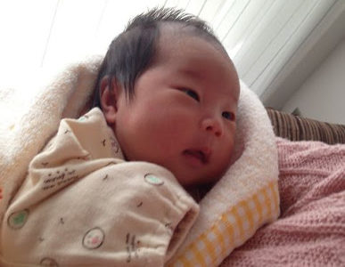 お風呂に入る娘