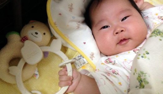 おもちゃを持ってくれた！！