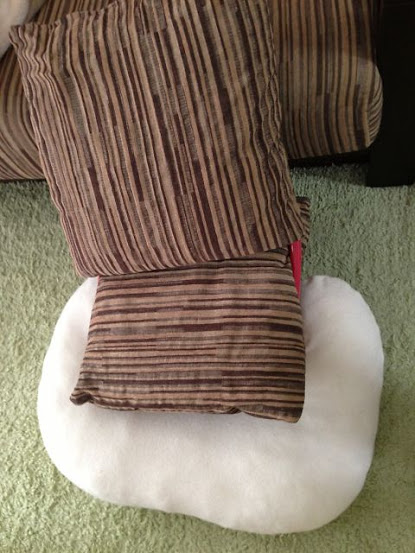 クッションを載せた写真